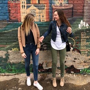 Meet your Posher, Britta